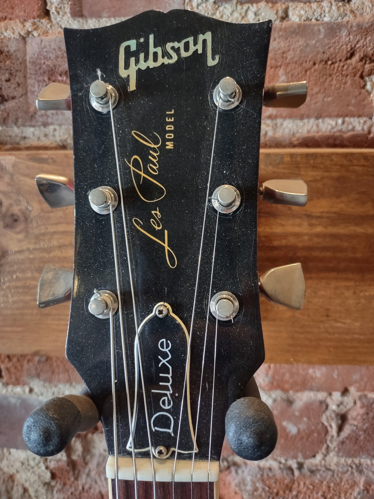 1976 Gibson Les Paul Deluxe Wine Red with OHSC
