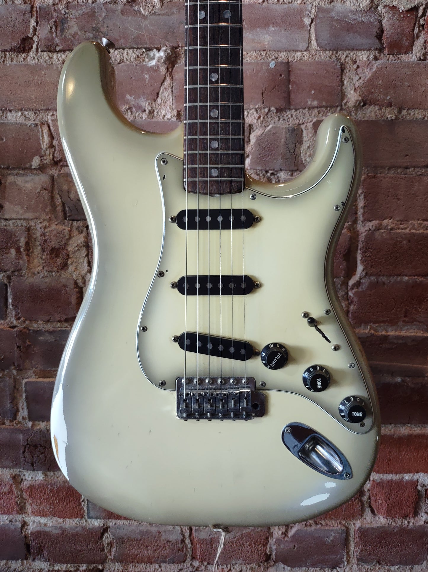 1979 Fender Stratocaster Antigua with case