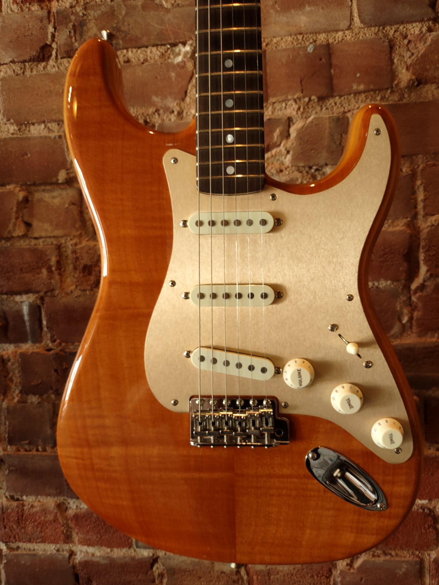 Fender Stratocaster Artisan Rose
