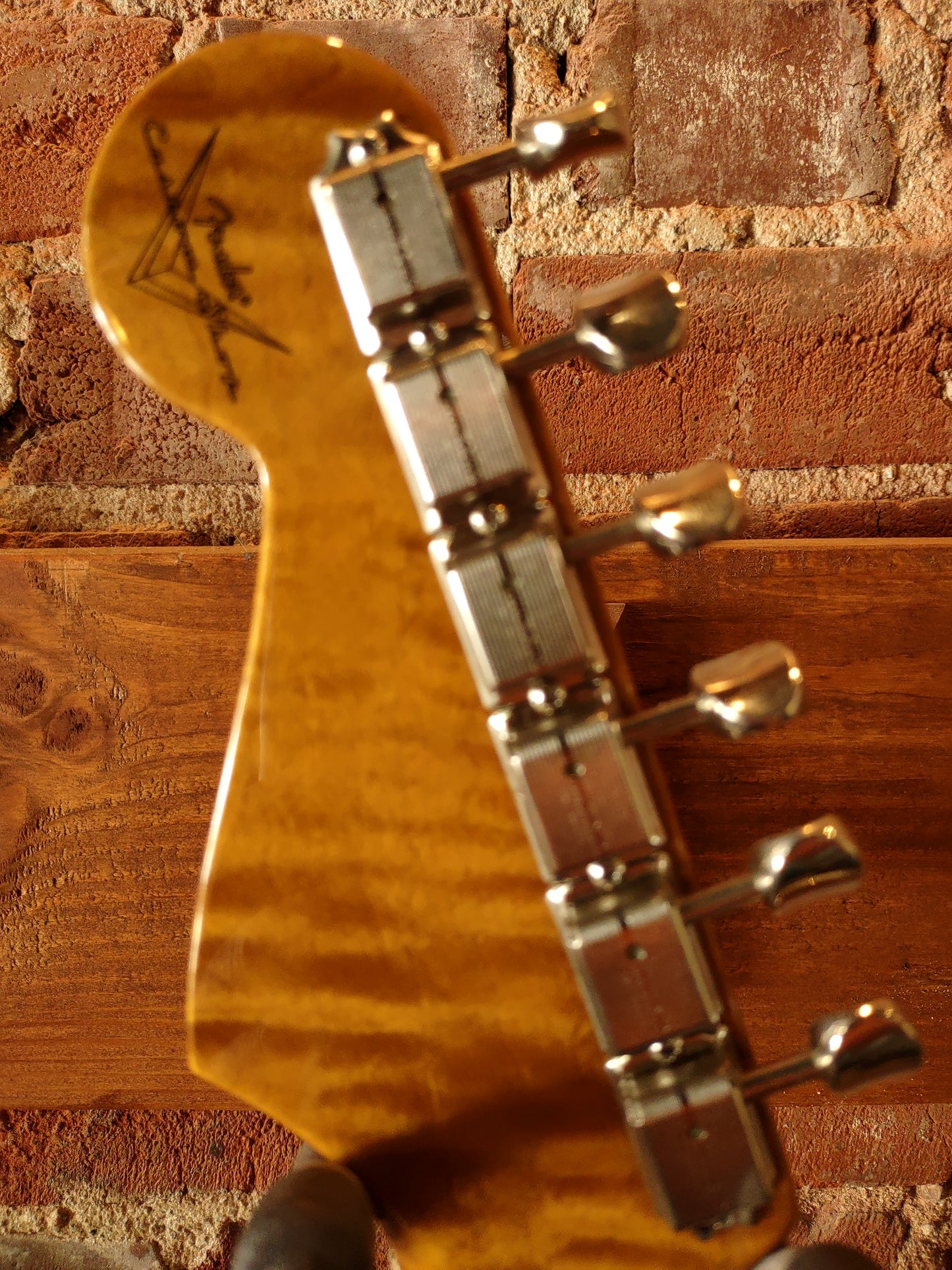 Fender Stratocaster Artisan Rose