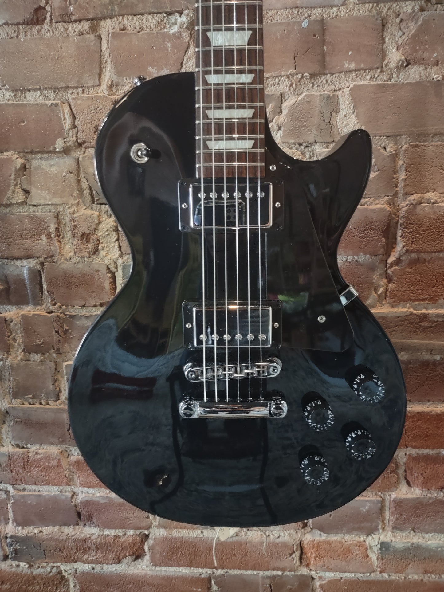 Gibson Studio
