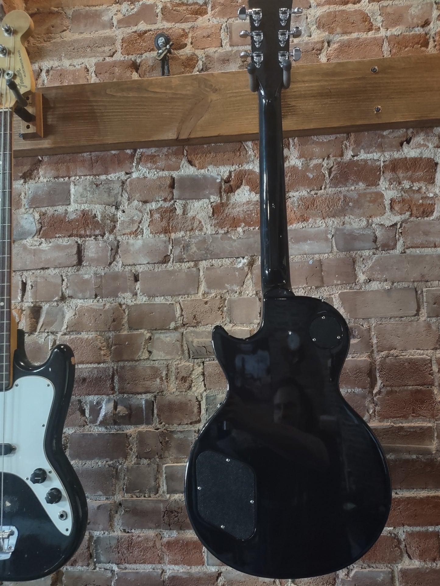 Gibson Studio
