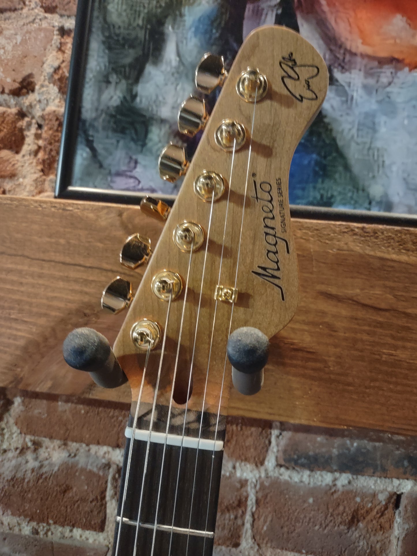 Magneto Strat Raw Dog