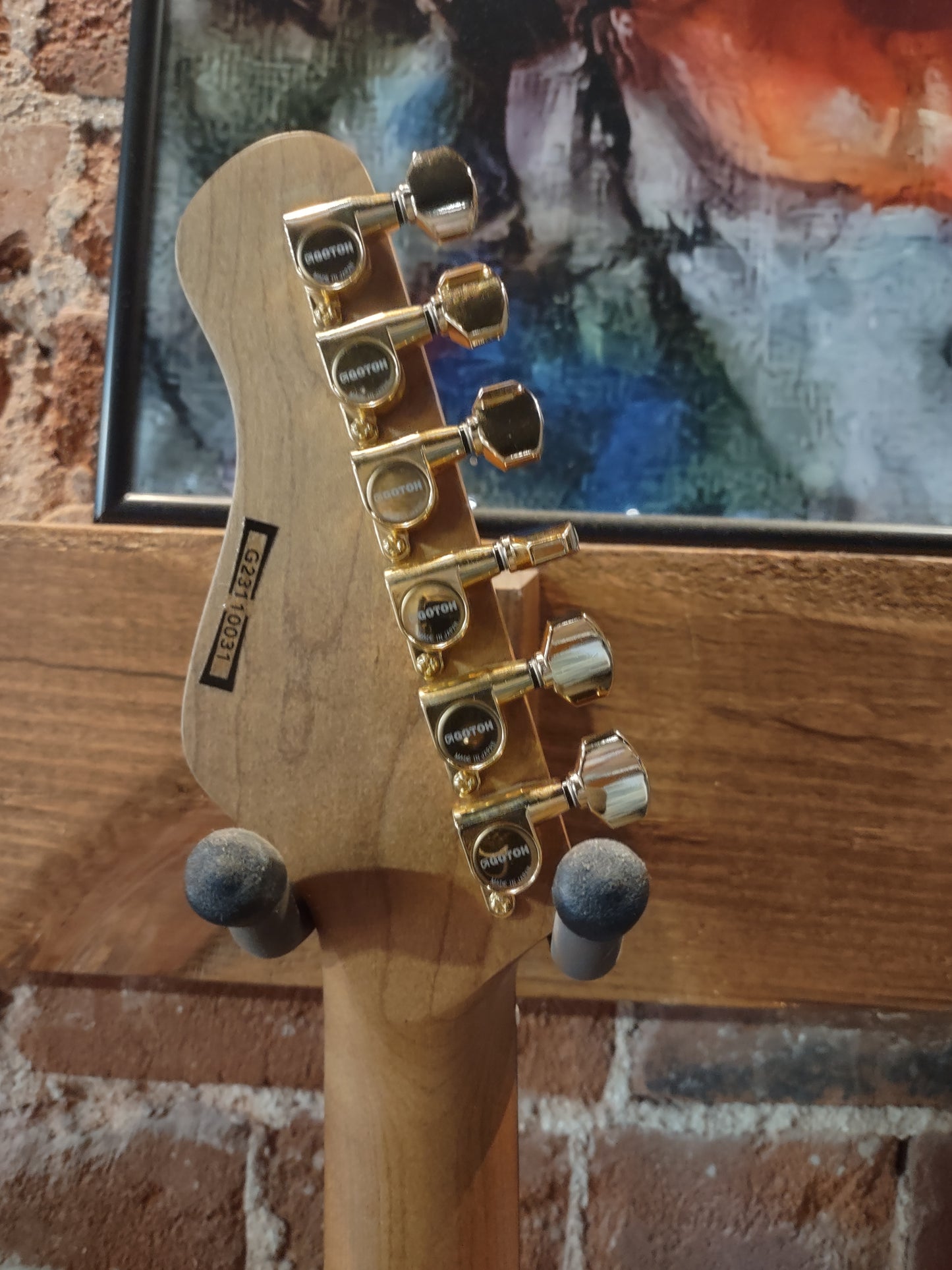 Magneto Strat Raw Dog