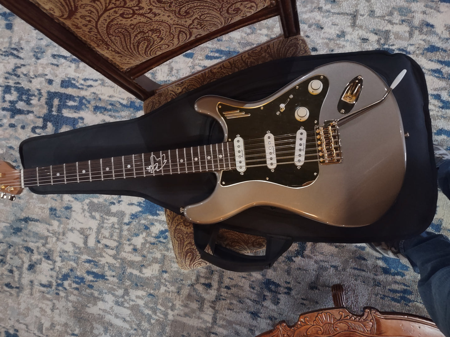 Magneto Strat Raw Dog
