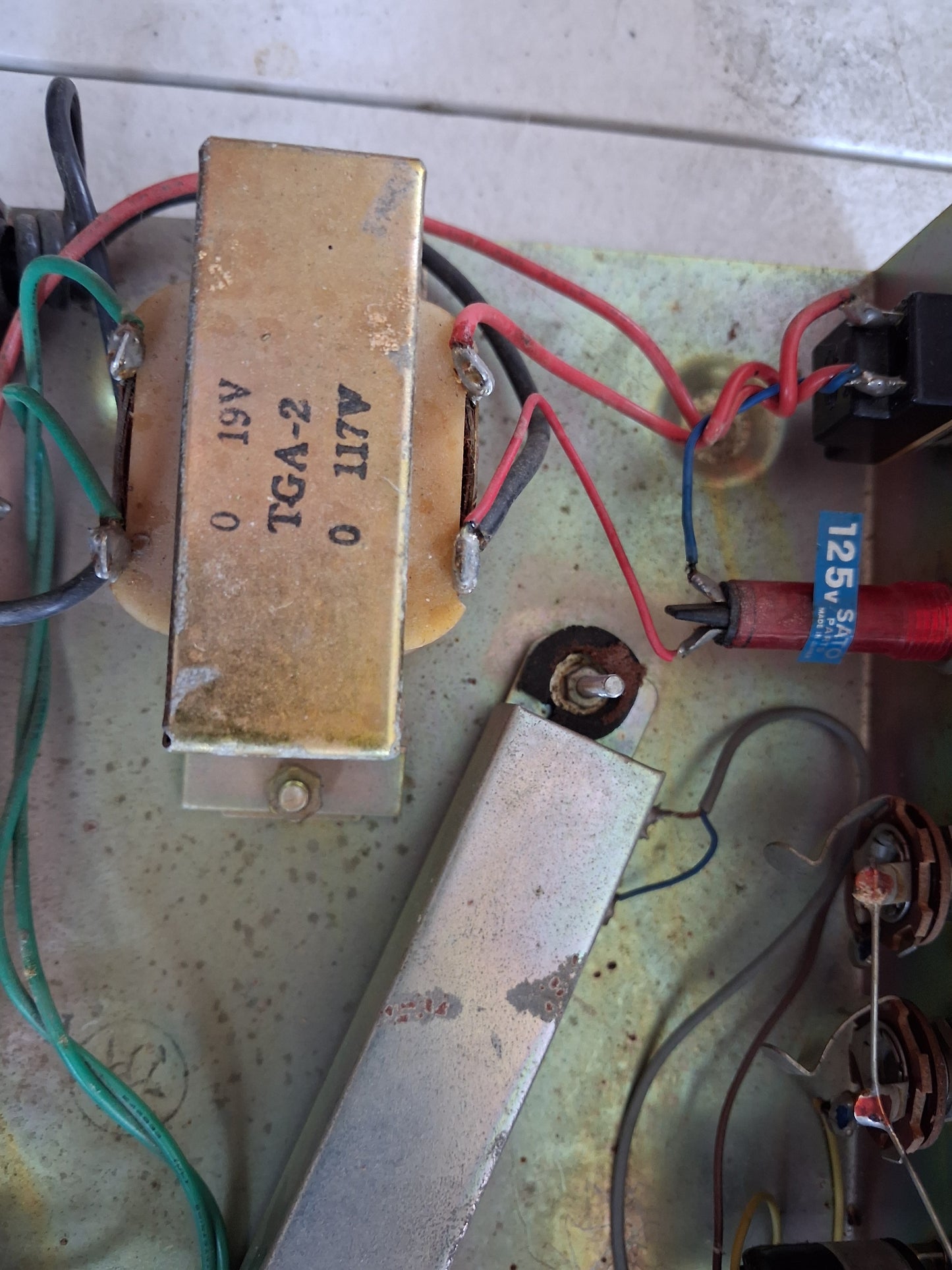 Unknown "K" Brand Solid-State Guitar Head, Japan, circa 1970, Private-Label OEM, 98% Original. Tremolo not working