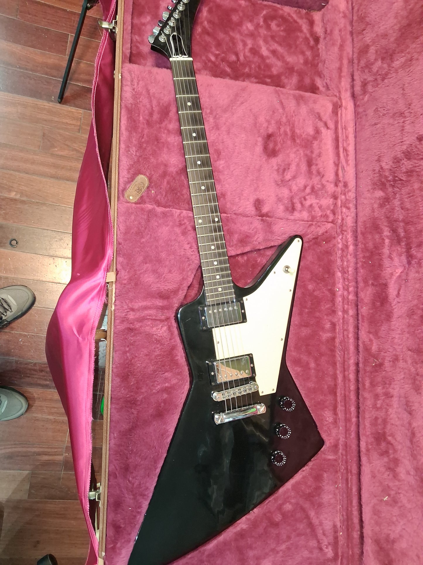 1982 Gibson Explorer Black