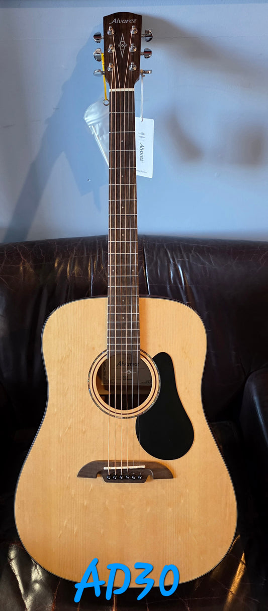 Alvarez Artist Series Dreadnought