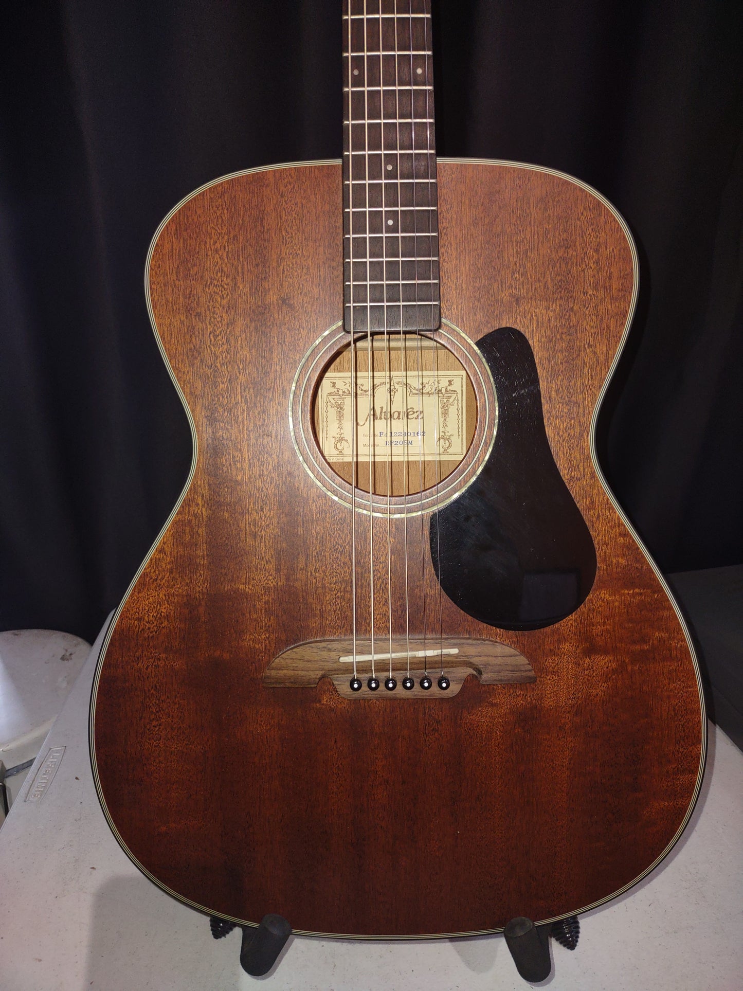 Alverez Acoustic Model # RF 20 SM. with case
