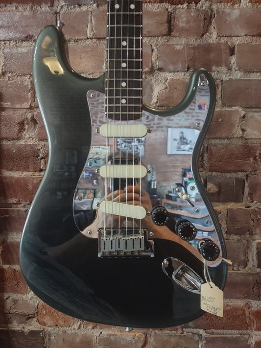 Fender Stratocaster - Gun Metal black - with case