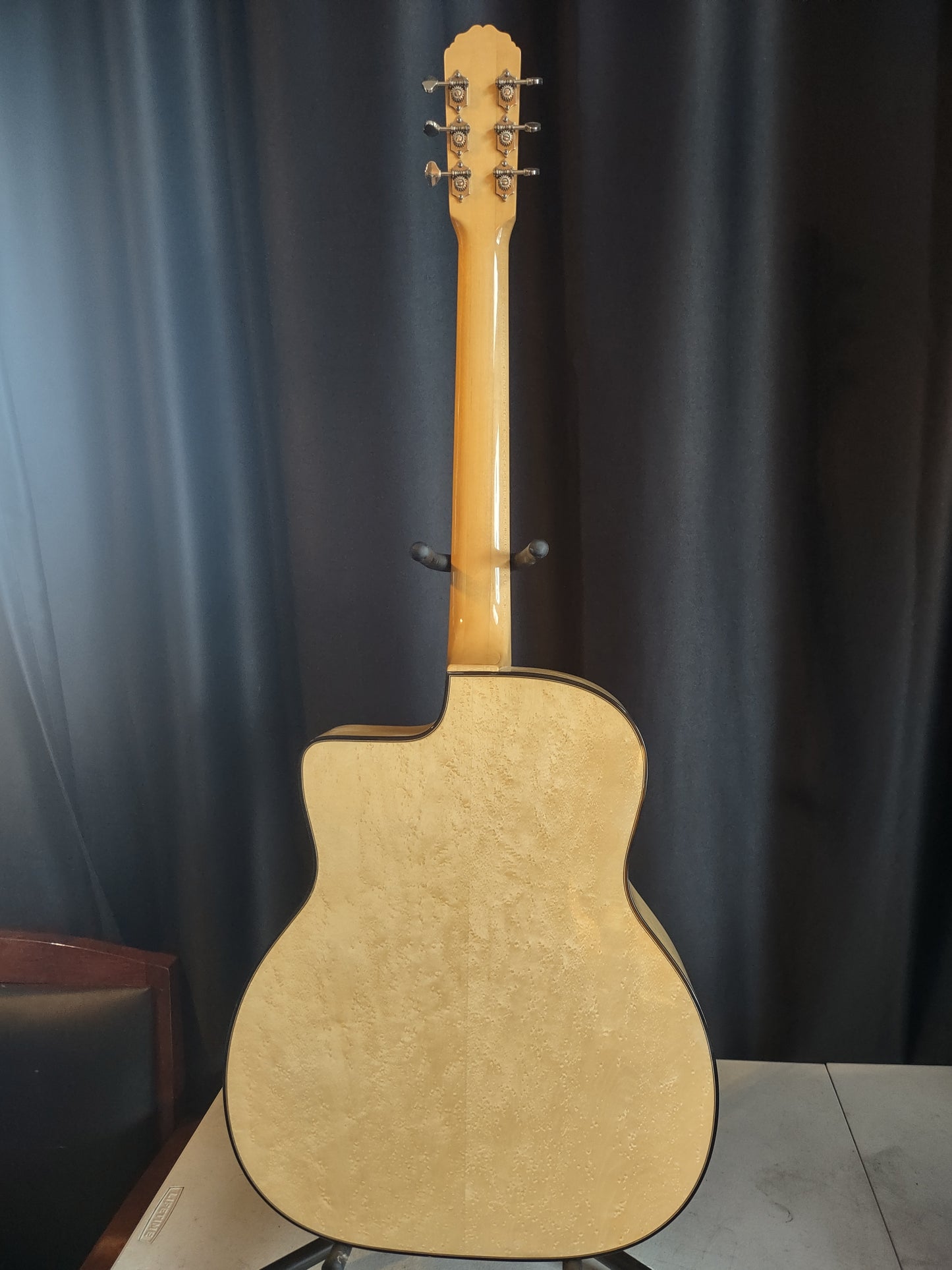 Gitane DG 250 M acoustic