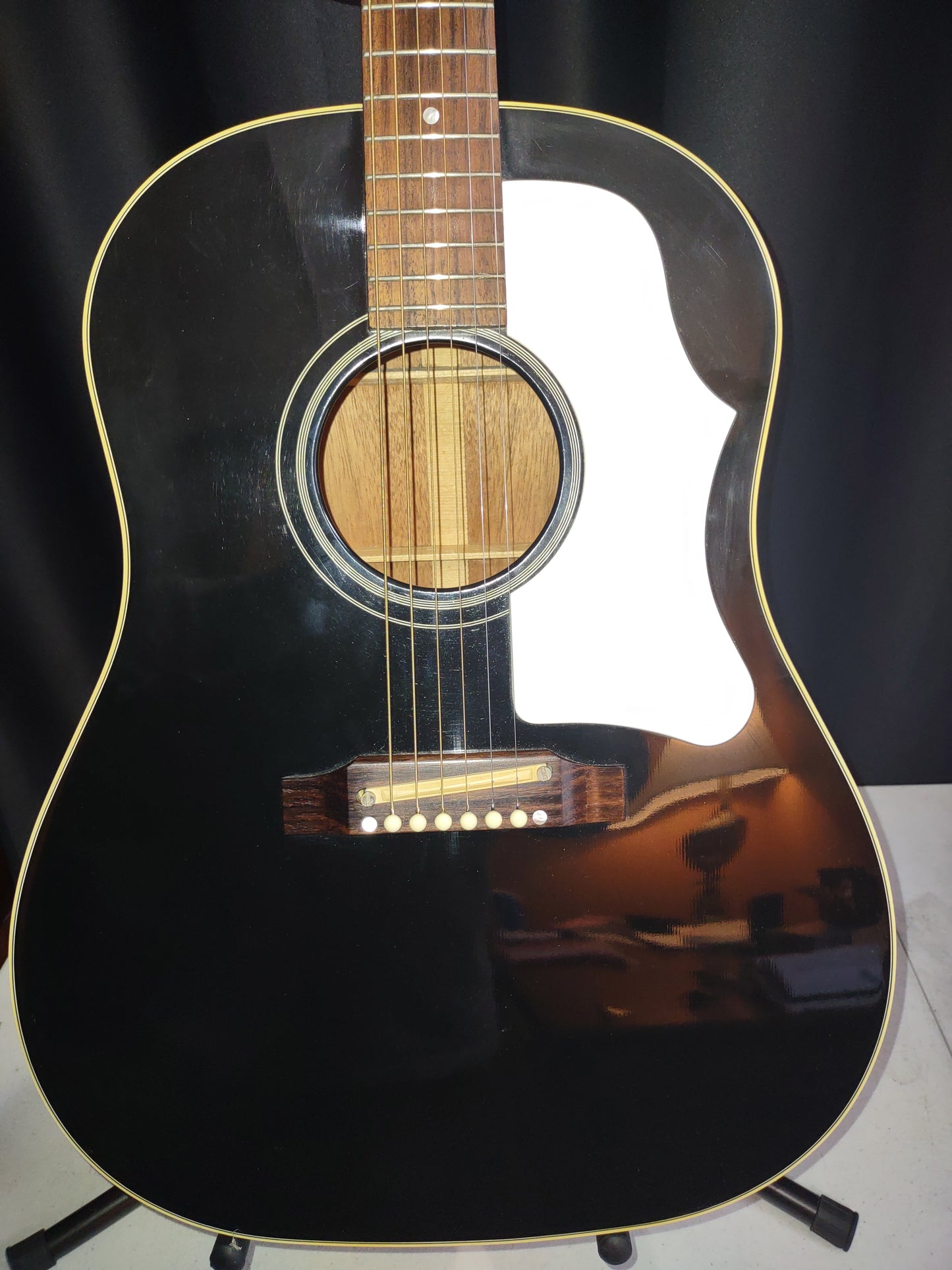 Gibson J-45 1968 Reissue. Ebony. OHSC