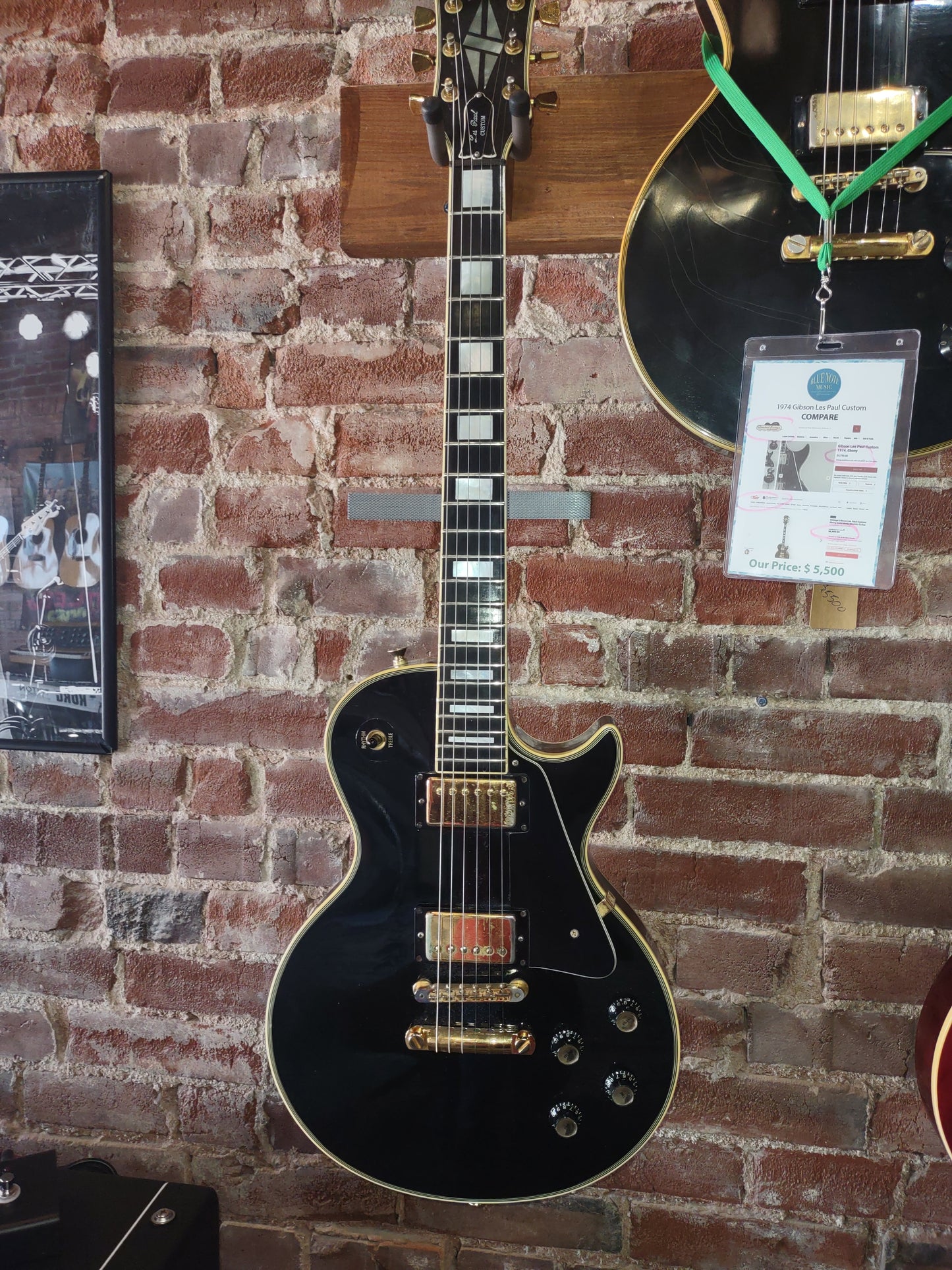 Gibson Les Paul. 1977 Custom Ebony.  with OHSC