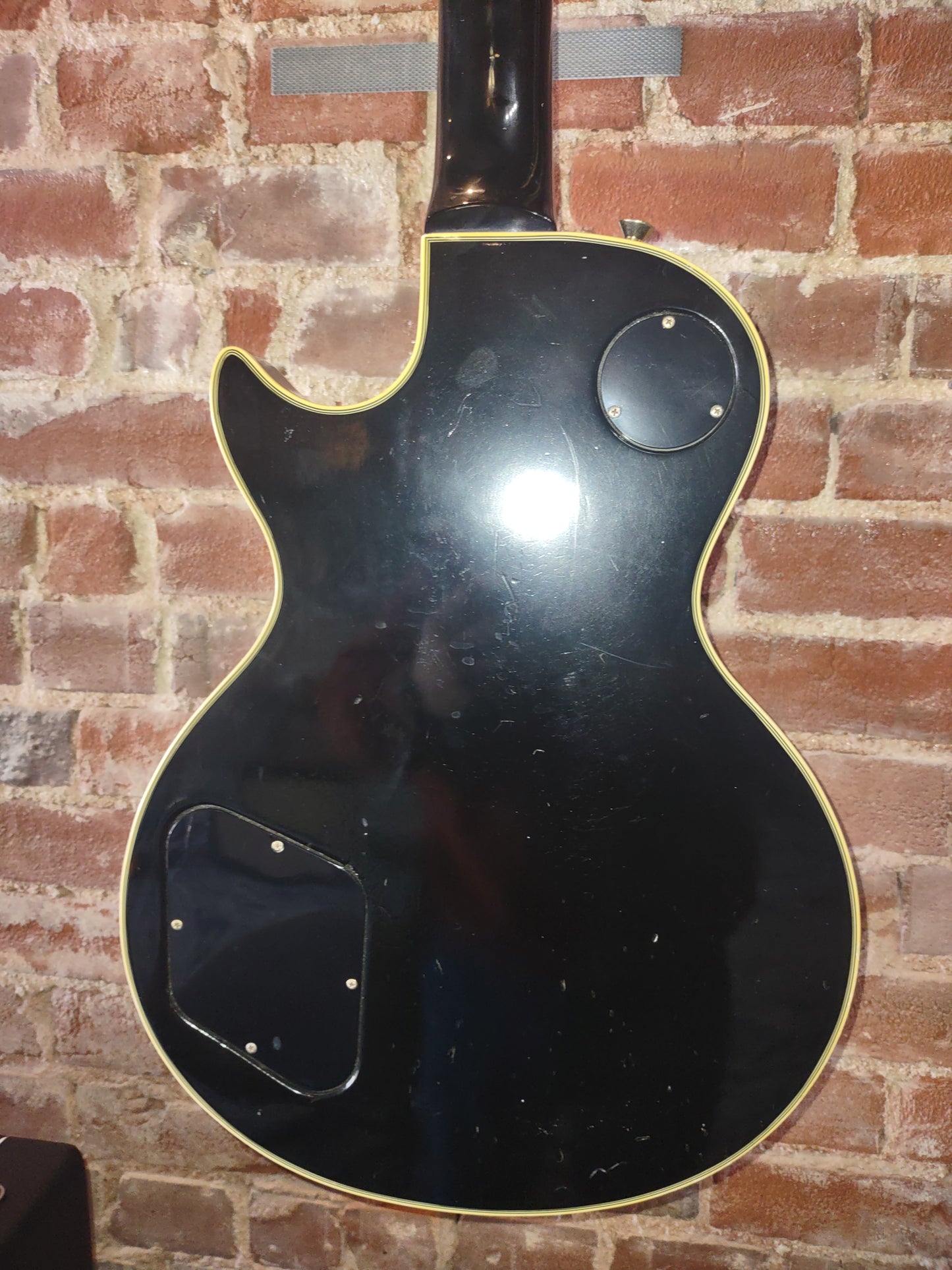 Gibson Les Paul. 1977 Custom Ebony.  with OHSC