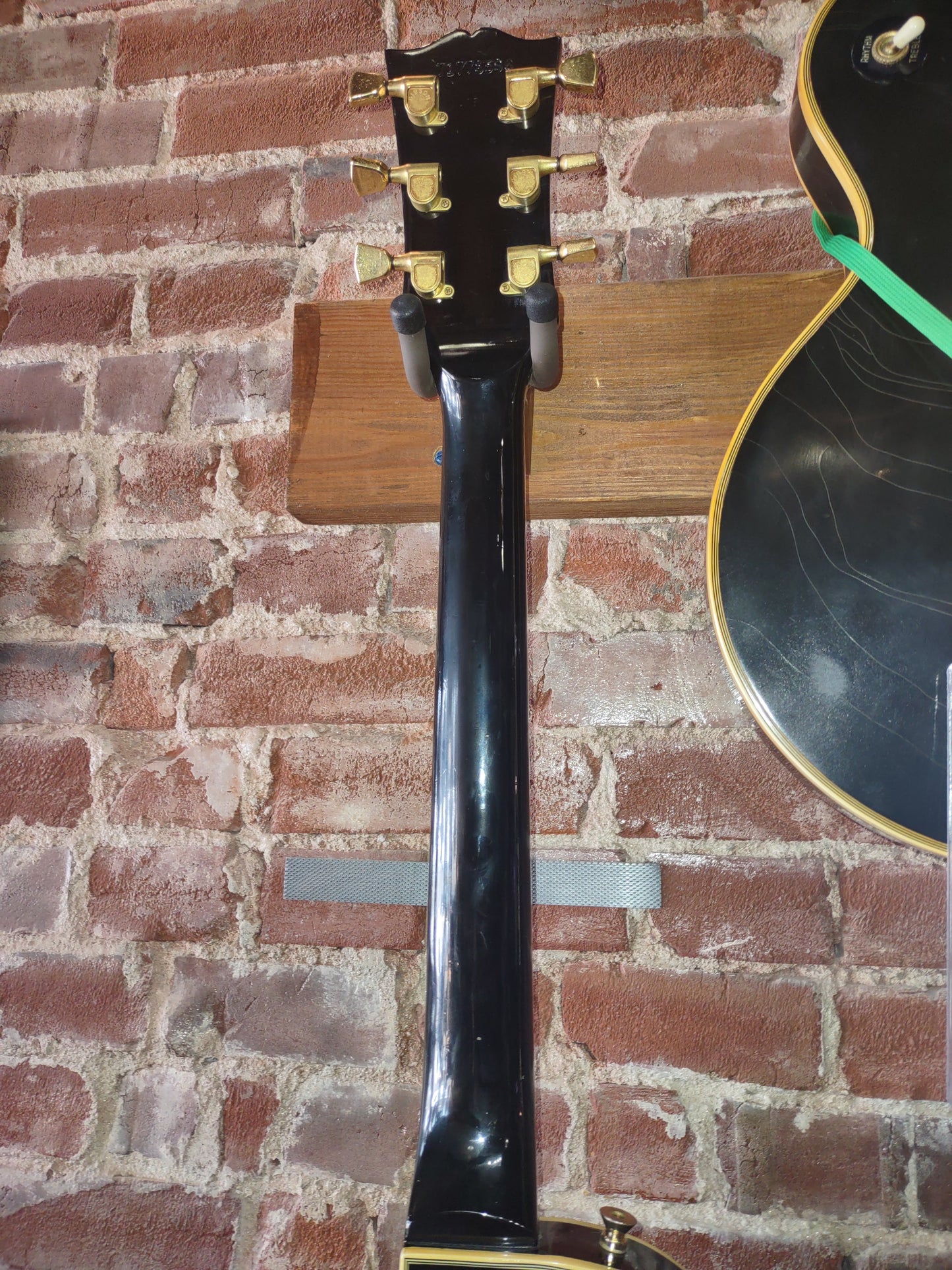 Gibson Les Paul. 1977 Custom Ebony.  with OHSC