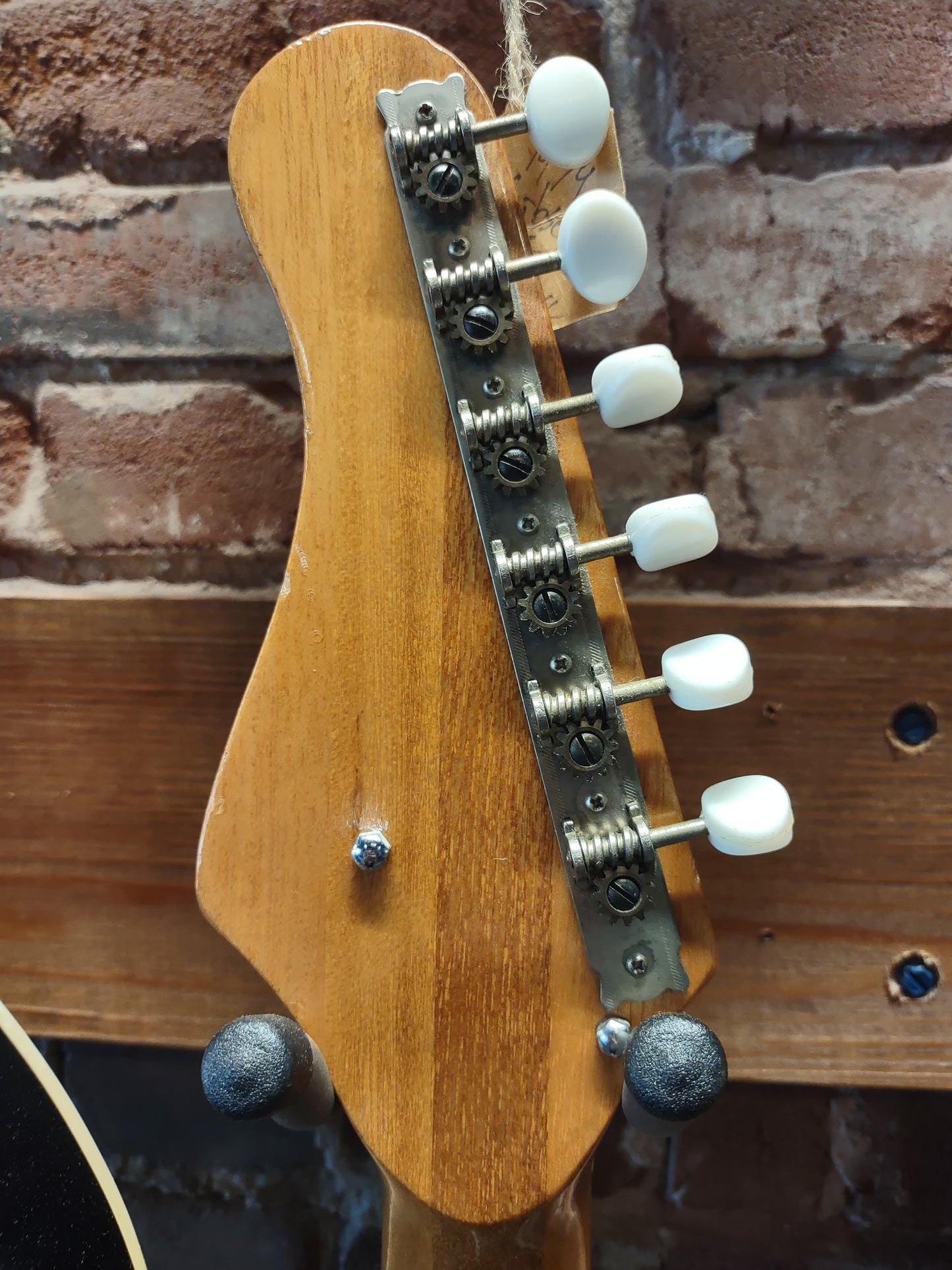 1960s Recco solid-body electric guitar, made in Japan