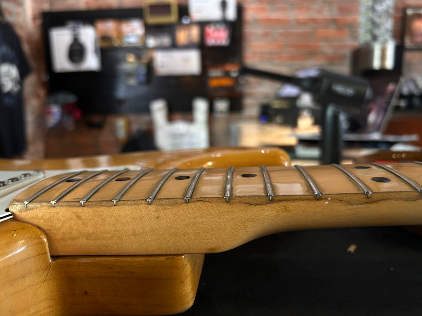 Fender Stratocaster Natural   1974. with case