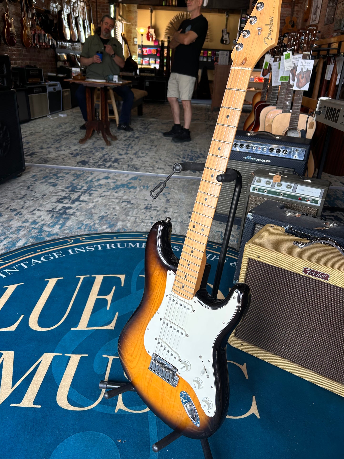 Fender Stratocaster Deluxe. 2001