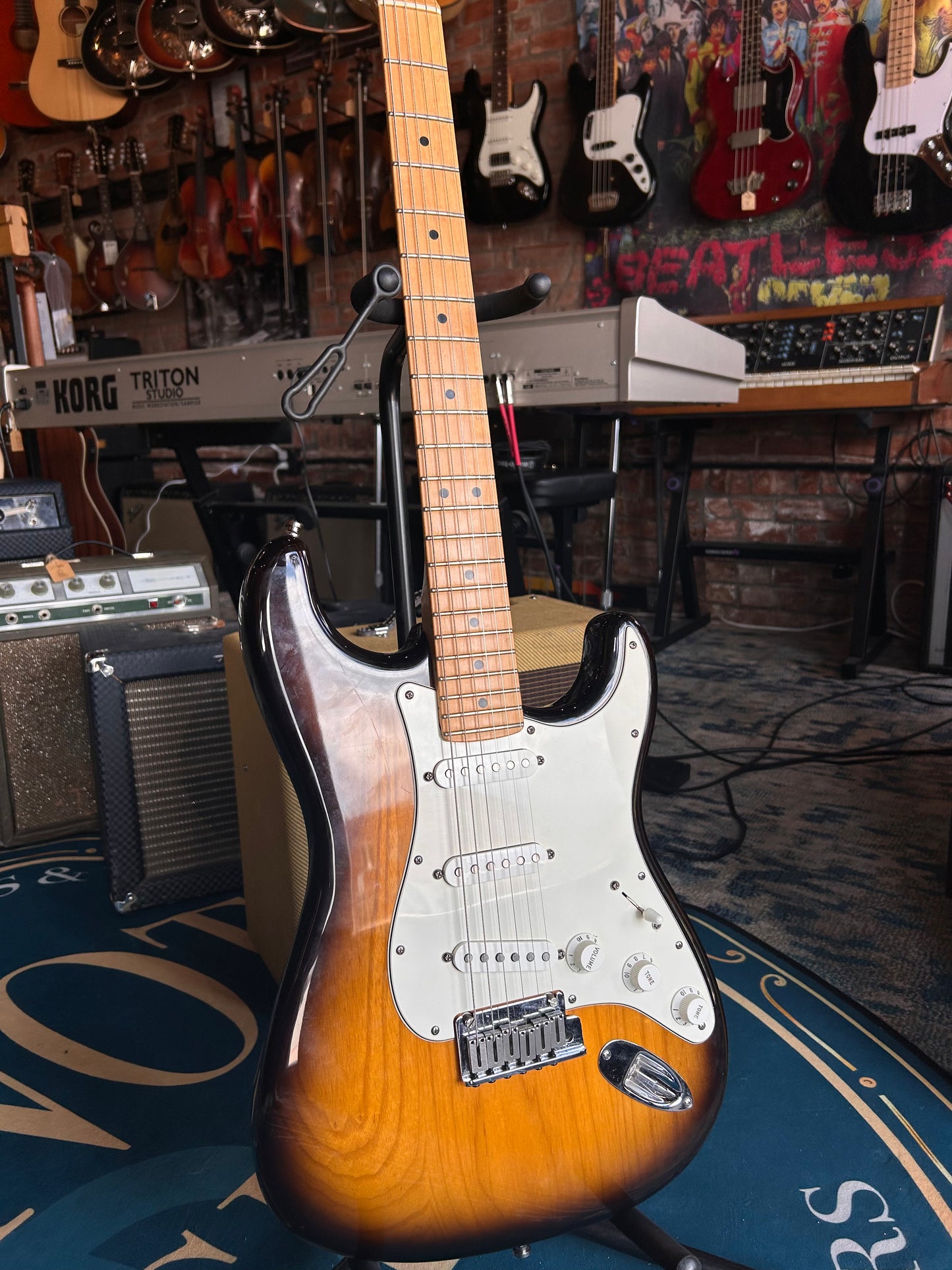 Fender Stratocaster Deluxe. 2001
