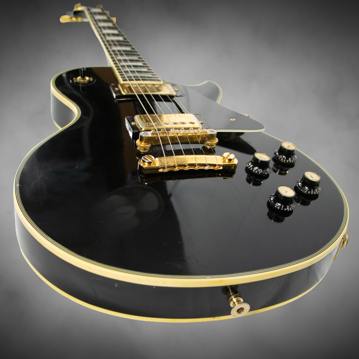Gibson Les Paul. 1977 Custom Ebony.  with OHSC