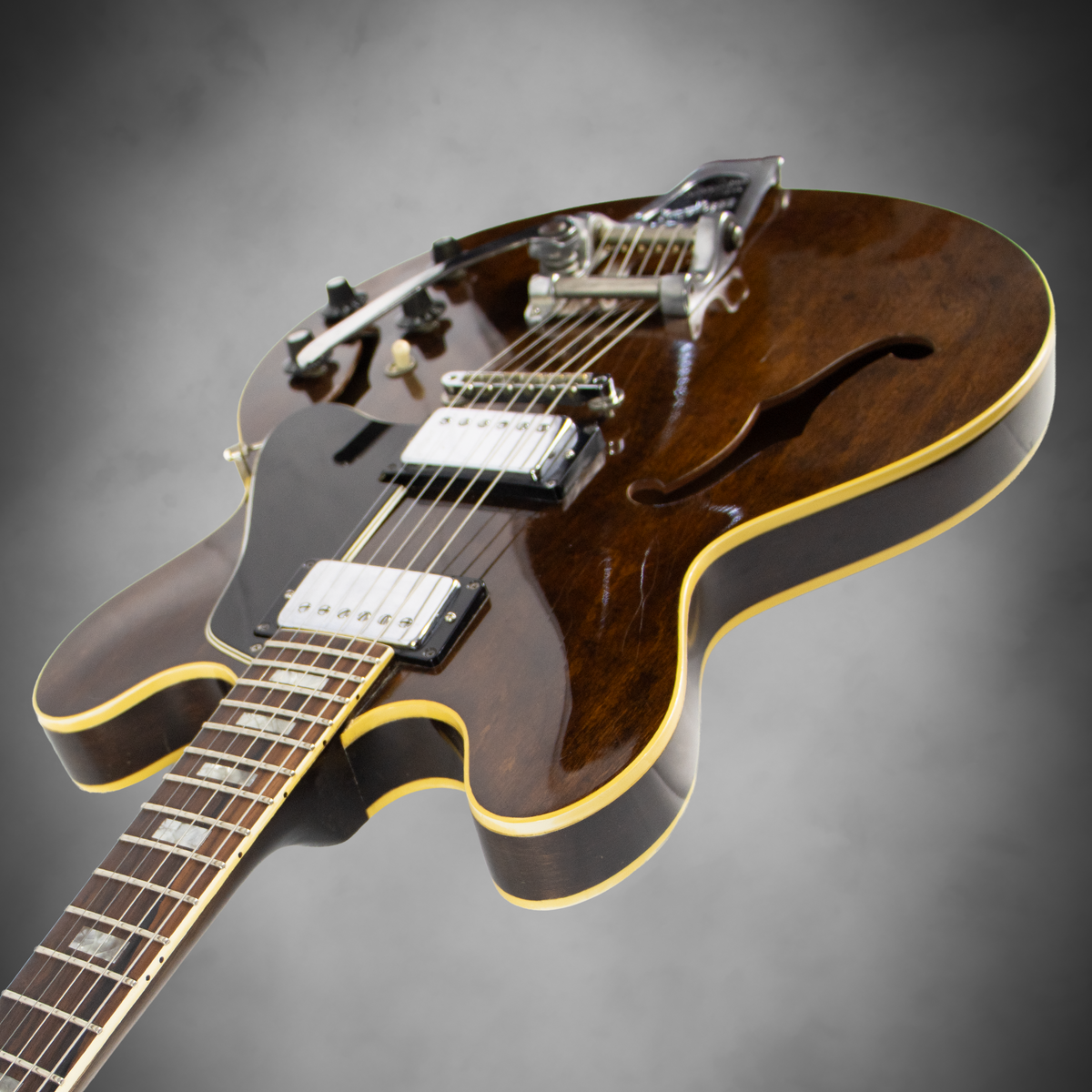 Gibson 335 1969  Brown with Bigsby with OHSC