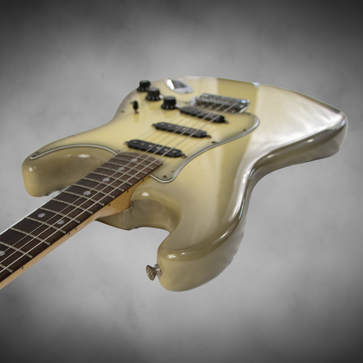 Fender Stratocaster Artisan Rose